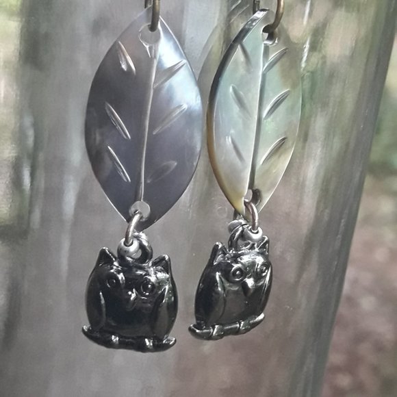 Owl Drop Earrings Mother of Pearl Dangle Feather Leaf Bird Carved Natural Shell - Picture 7 of 11